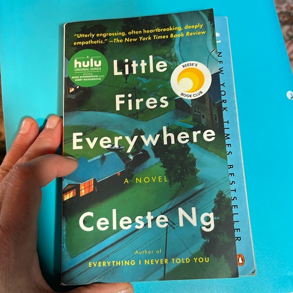 Little Fires Everywhere a novel paperback Celeste Ng - Picture 1 of 3